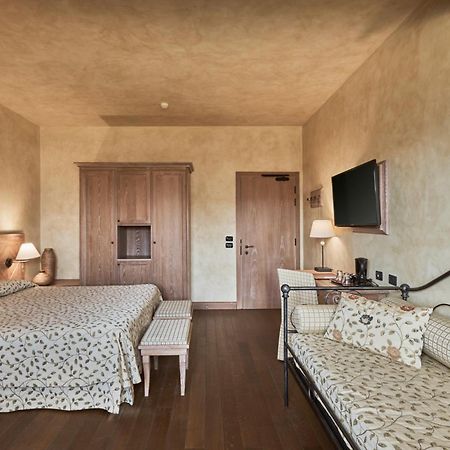 Borgo Lanciano Hotel Castelraimondo Bagian luar foto