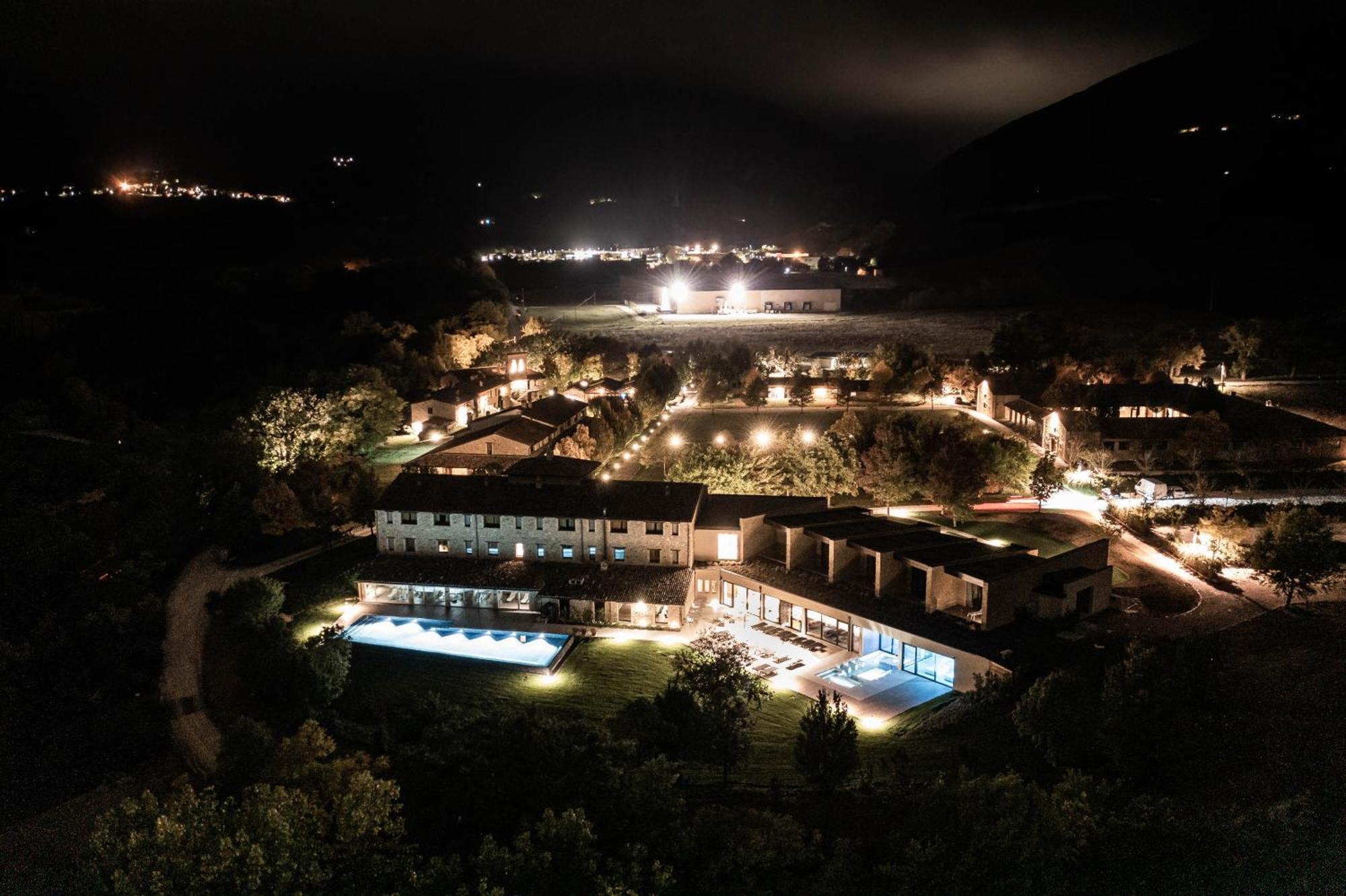 Borgo Lanciano Hotel Castelraimondo Bagian luar foto