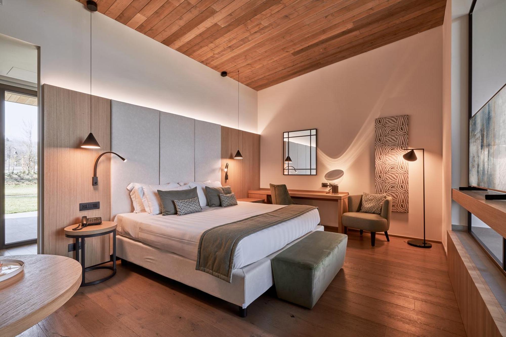 Borgo Lanciano Hotel Castelraimondo Bagian luar foto