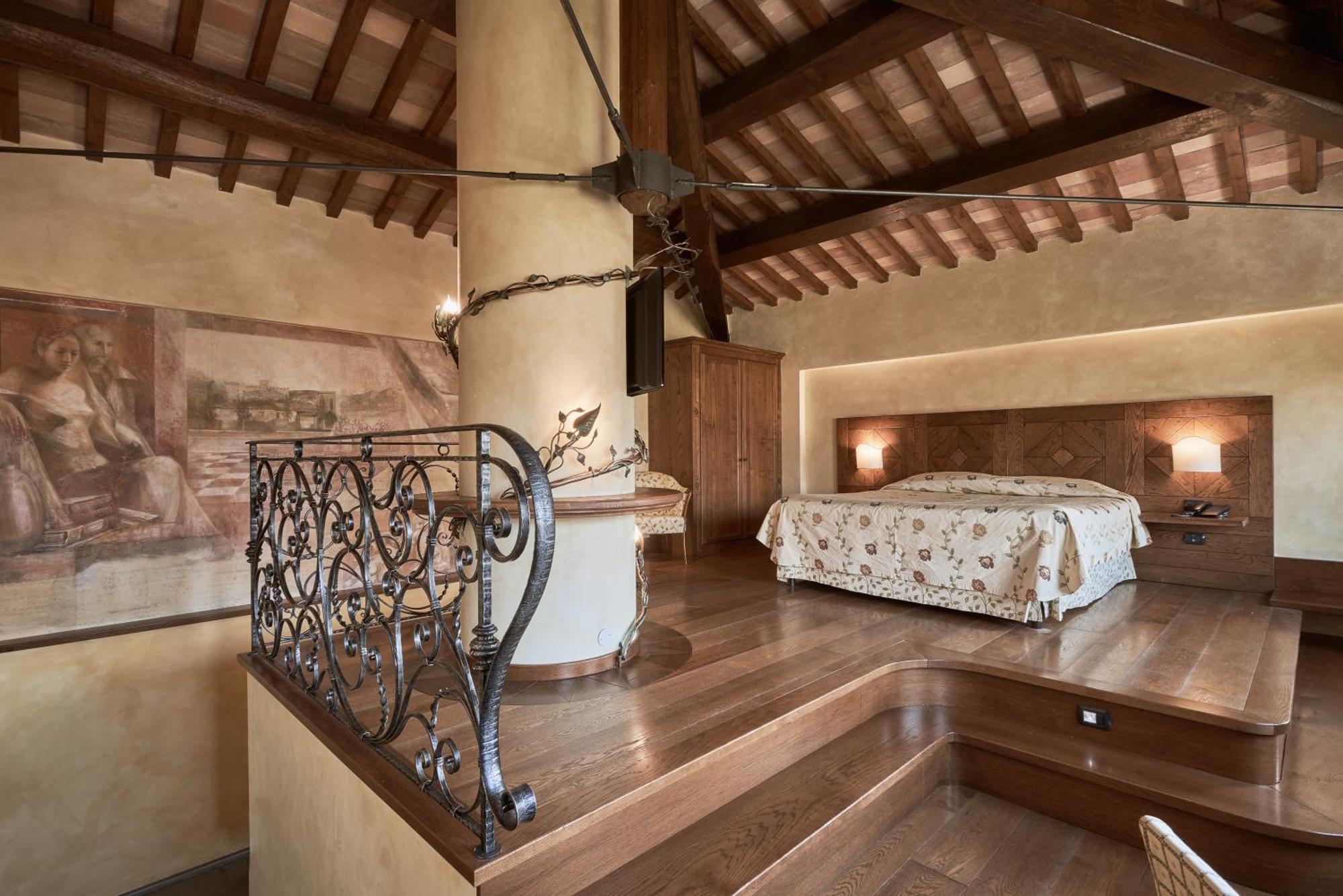 Borgo Lanciano Hotel Castelraimondo Bagian luar foto