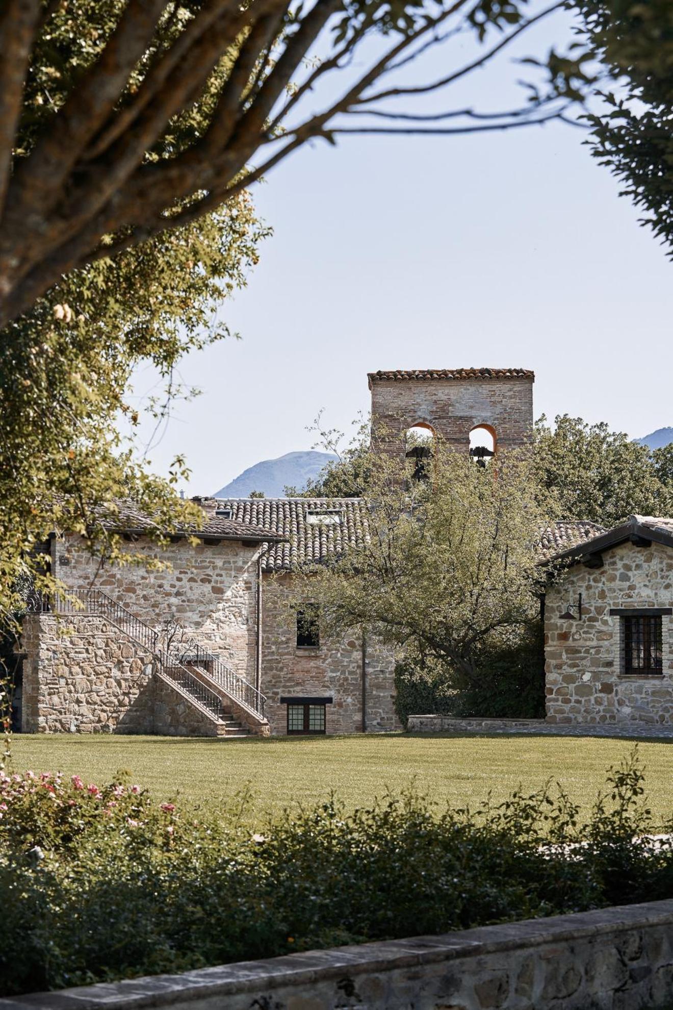 Borgo Lanciano Hotel Castelraimondo Bagian luar foto