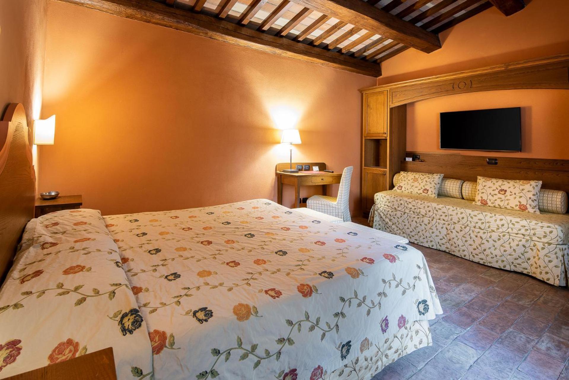 Borgo Lanciano Hotel Castelraimondo Bagian luar foto