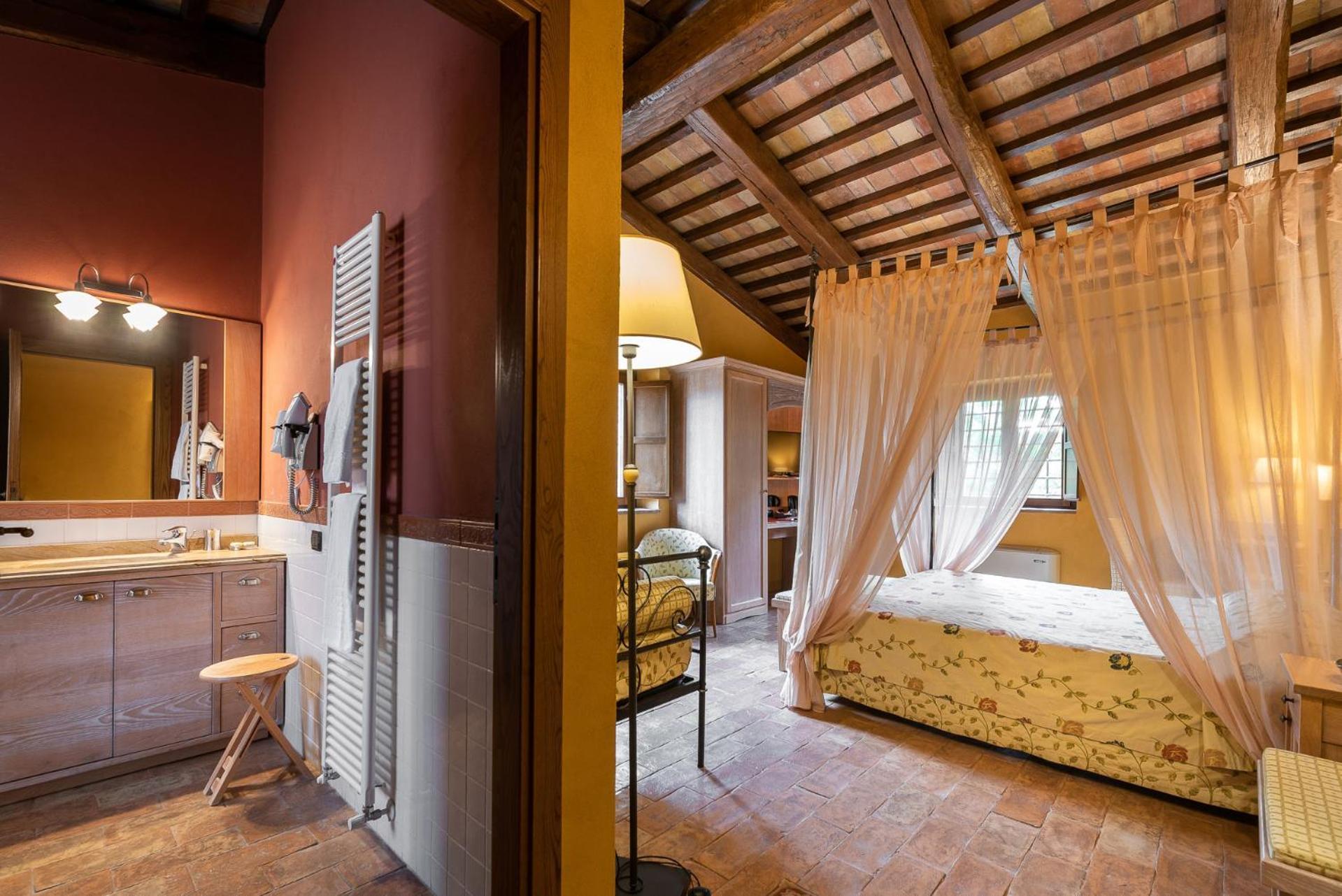 Borgo Lanciano Hotel Castelraimondo Bagian luar foto